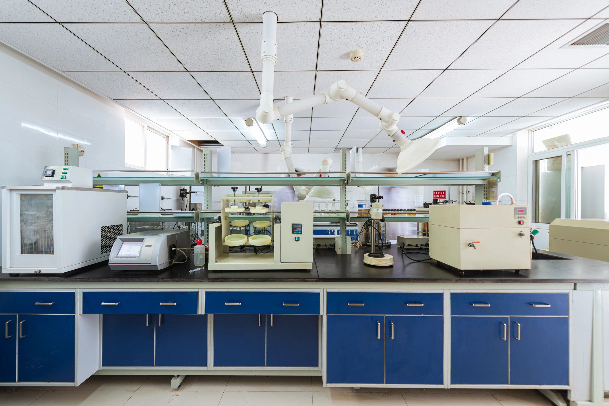advanced ceramics engineering modern laboratory